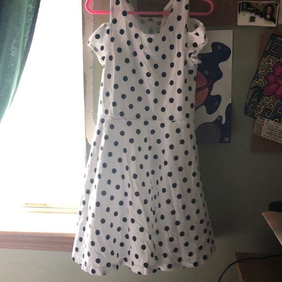 Cold shoulder summer dress - Picture 1 of 4